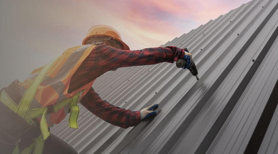 Professional gutter cleaning in Fairfield, FL